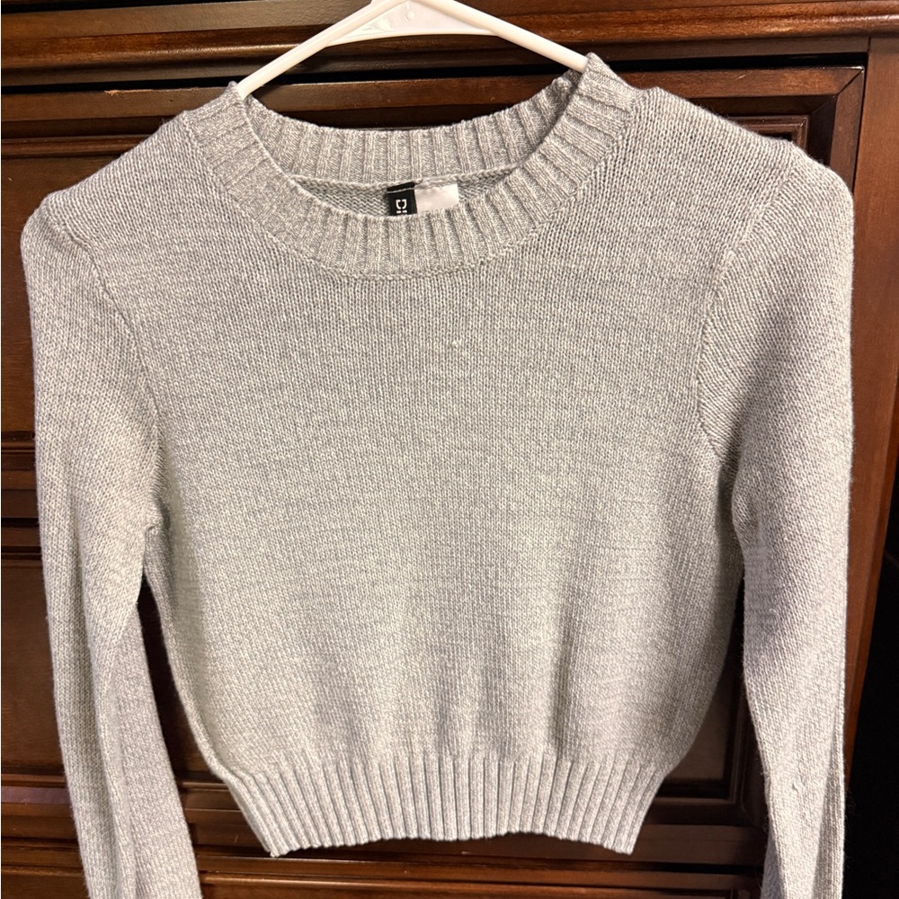 H&M Light Gray Crewneck Sweater